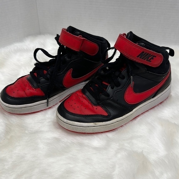 Nike Court Borough Mid 2 Grade School Kids' Shoes in Size 4.5Y - Picture 1 of 17